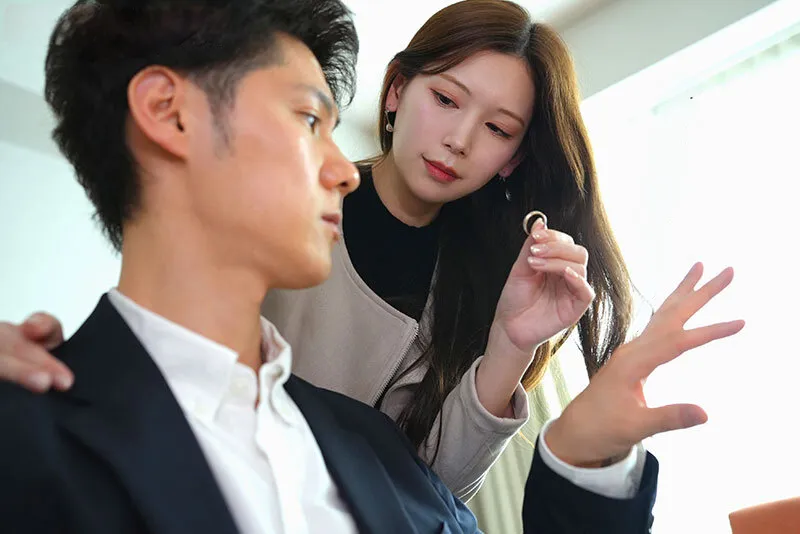 Bà xã đi đi chơi, chồng yêu ở nhà bị nhỏ em bà xã gạ nện không trượt phát nào